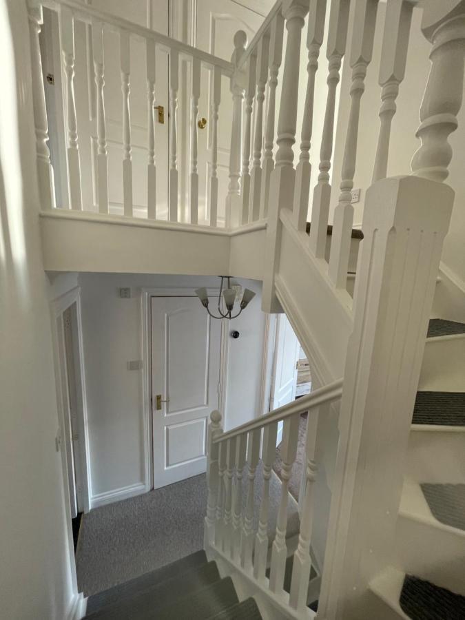 Beautiful Town House With Private Garden And Patio Villa Canford Magna Dış mekan fotoğraf